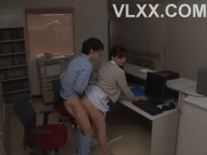 Nữ thần của bạn bị địt sâu vào cổ họng bằng miệng như một cái âm hộ, và nước cùng tinh dịch đã trở thành thứ mỹ phẩm xa xỉ nhất của cô ấy
