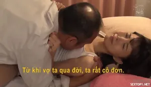 Đang làm quả lọ thì bị chị kế phát hiện